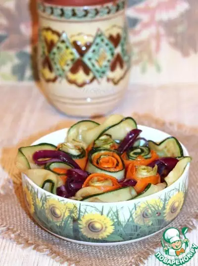 Теплый салат из цуккини морковки и гречи