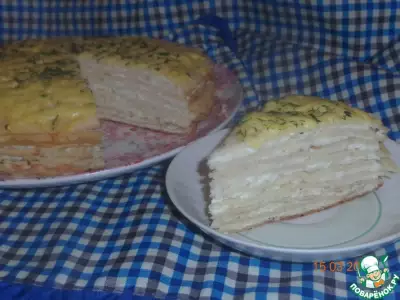Блинный пирог с мясом и сыром