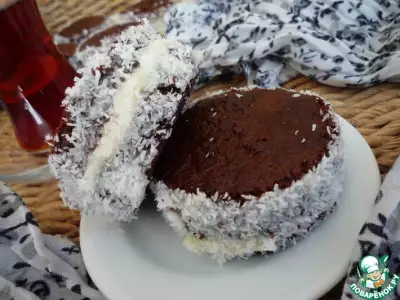 Шоколадные пирожные с молочным кремом и кокосом