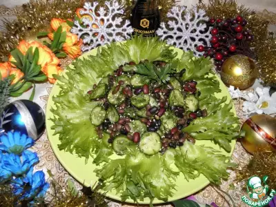 Салат с огурцами и фасолью "Ароматный"