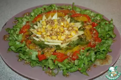 Овощной салат с сыром и кедровыми орехами