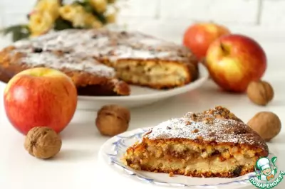 Яблочно-ореховый пирог с сахарной крошкой