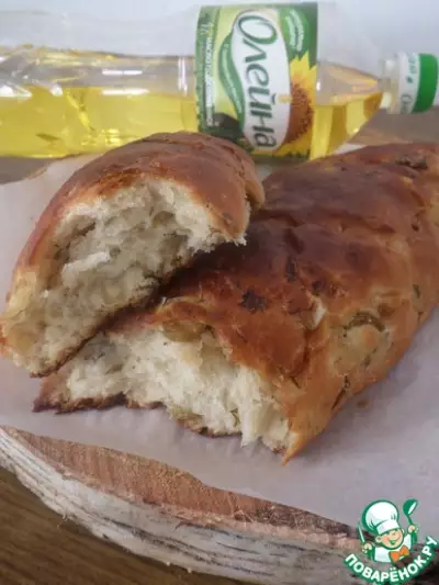 Хлеб с оливками и зеленью
