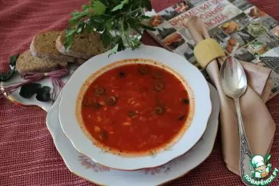 Томатный суп с пастой в средиземноморском стиле