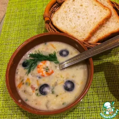 Сырный суп креветки и маслины