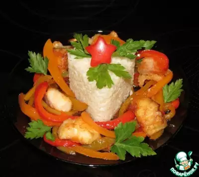 Рыбные наггетсы с рисом и овощами в кисло-сладком соусе