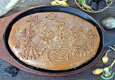 Пирог ржаной с сельдью и черносливом