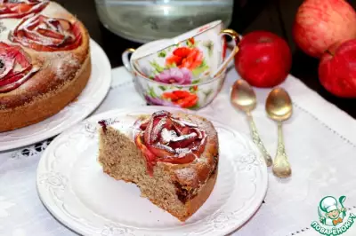 Миндальный пирог с яблоками и ежевикой