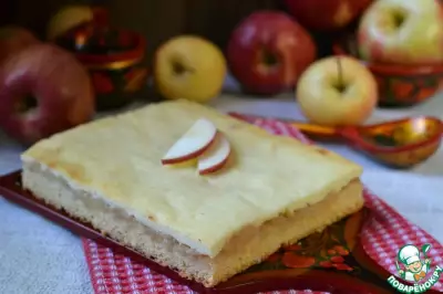 Пирог с яблоками и творогом