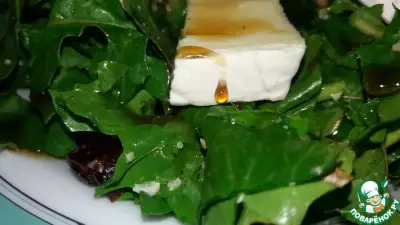 Салат с рукколой и сыром "Бри"