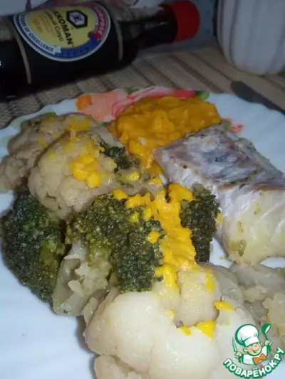 Рыба с овощами и морковным майонезом
