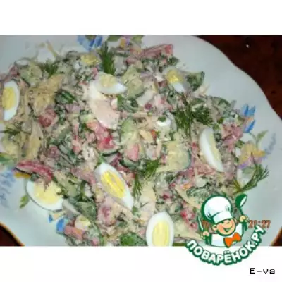 Свежий весенний салат с бужениной и перепелиными яйцами