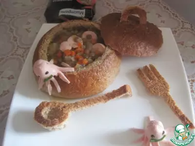 Чечевичный суп в хлебе