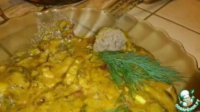 Фрикадельки с картофелем и фасолью в соусе