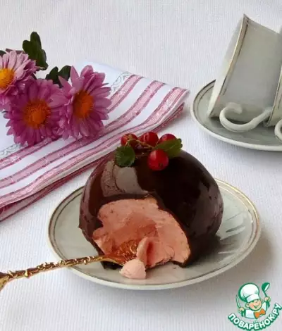 Десерт "Ягодно-шоколадный шар"