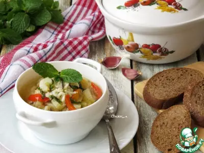 Рисовый суп с овощами и мятой