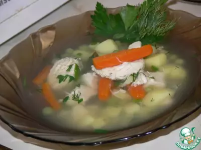 Суп куриный с зеленым горошком