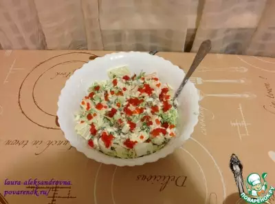 Салат с пекинской капустой и красной икрой