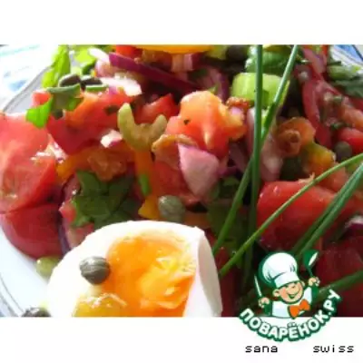 Салат   овощной   с   изюмом   и   каперсами