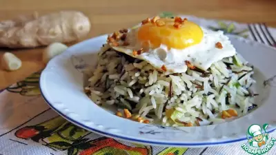 Имбирный жареный рис с яйцом