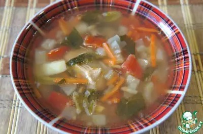 Простой овощной суп со шпинатом