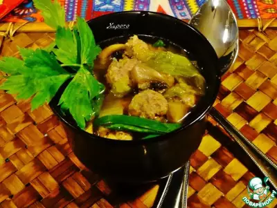 Тайский суп с фрикадельками из свинины