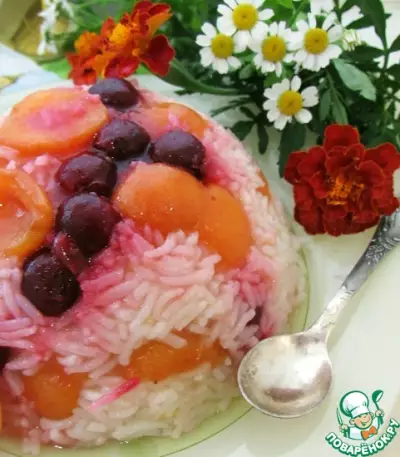 Рисовый десерт с абрикосом и вишней фото