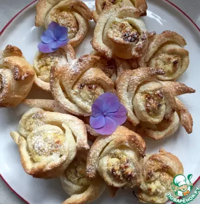 Булочки "Цветочки" с творожной-ореховой начинкой