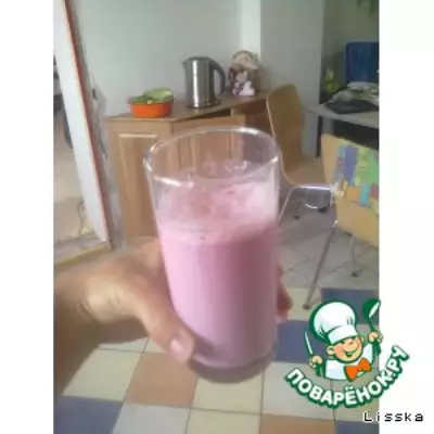 Молочно-клубничный коктейль