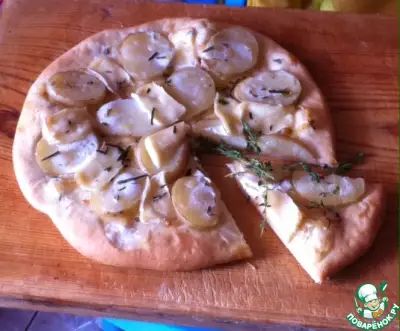 Пицца с картофелем и мягким сыром