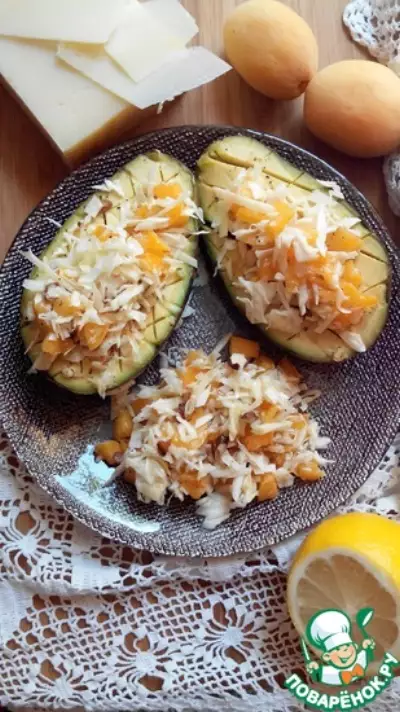 Авокадо гриль с салатом