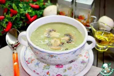 Постный суп с грибами и брокколи