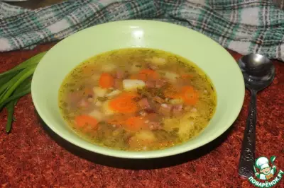 Овощной суп с фасолью и колбасой