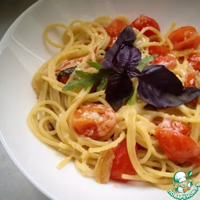 Спагетти с базиликом, томатами, чили и чесноком