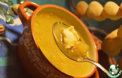 Тыквенный суп с моцареллой