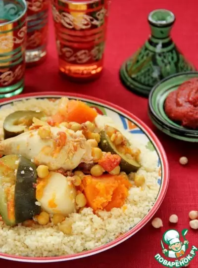 Кускус по-мароккански с курицей, овощами и мясными тефтелями