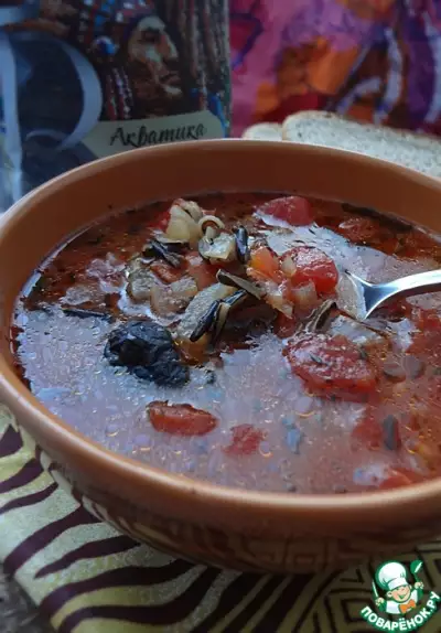 Грибной суп с диким рисом и помидорами