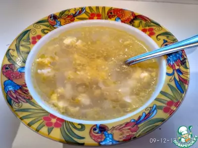 Суп с рисом и жареным яйцом