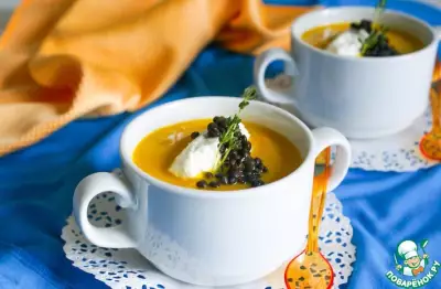 Суп-пюре из запеченной тыквы с чечевицей и фетой