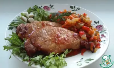 Жареная свинина с овощным гарниром "Гармония"