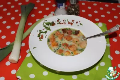 Луковый суп-пюре с картофелем и беконом