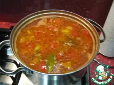 Томатный суп с рыбными консервами и фасолью