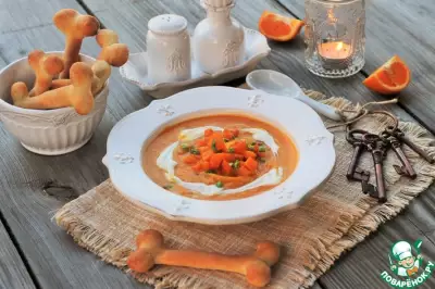 Тыквенно-мандариновый суп с хлебными косточками