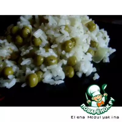 Рис с зеленым горошком, луком и тимьяном