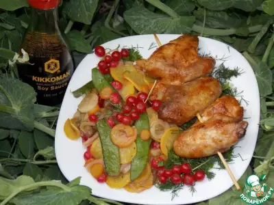 Шашлычки из куриных крыльев с овощами