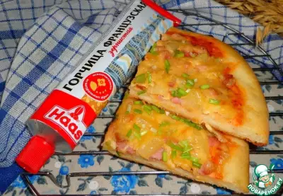 Пицца с горчичным соусом