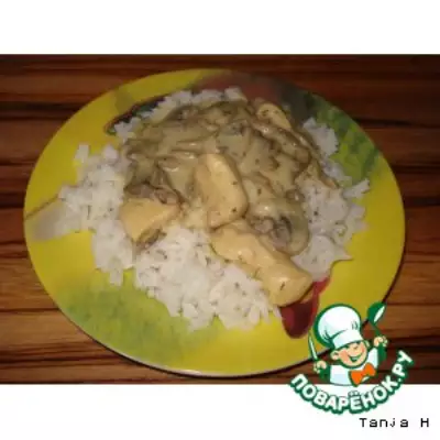 Грибной соус с куриным филе к рису