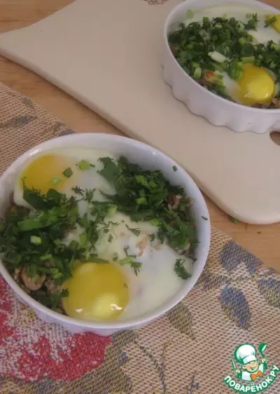 Ореховый рис под яйцом на завтрак