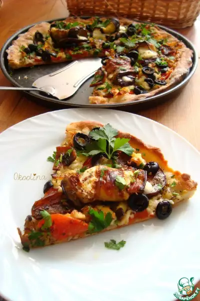 Пицца с баклажанами и двумя сырами