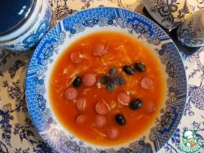 Томатный суп с копченостями